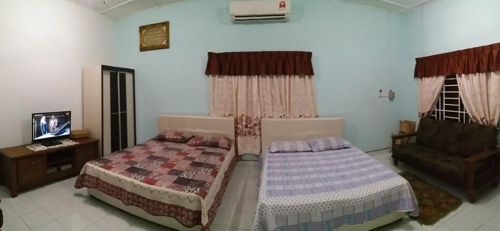 Dhia Irdina Homestay *